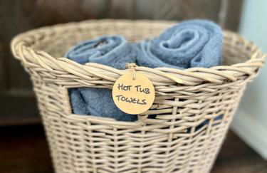 Cosy Coastal 2-Bedroom Cottage with Hot Tub and Log Burner - Foto 16