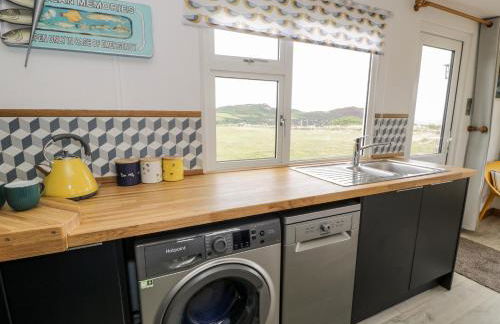 Porthwen Lodge - Photo 15