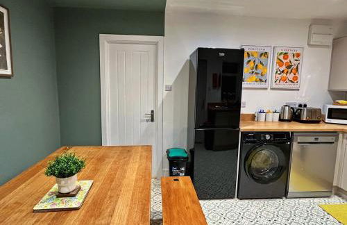 Darfield 4 Bedrooms Home 6 Beds 2 Showers Driveway Parking For Business Stays - Foto 24