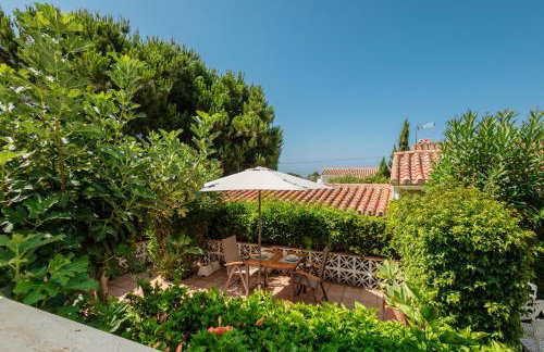Holiday home with large sunny terrace, Costabella - Foto 8