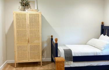 Newly Renovated 4B, 2.5 bath Lakefront home with South Grand Lake Views and dock - Foto 42