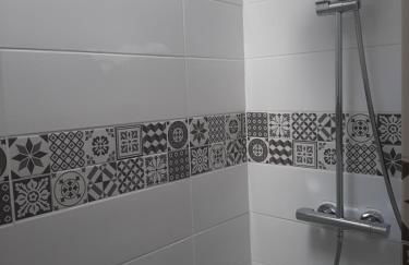 petite maison sympathique plein de charme - Foto 13