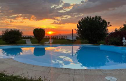 Chalet con piscina y 2000 m de jardín - Foto 6