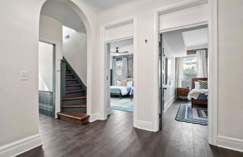 Luxury Living: Grand 7BR/5BA near Everything - Photo 51