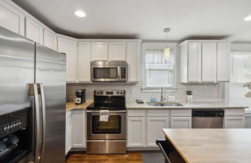 East Nashville Sweetie Near to Downtown 2 Bed 2 Bath with Fenced Yard 30 or more Days by SkyRun Nashville - Foto 26