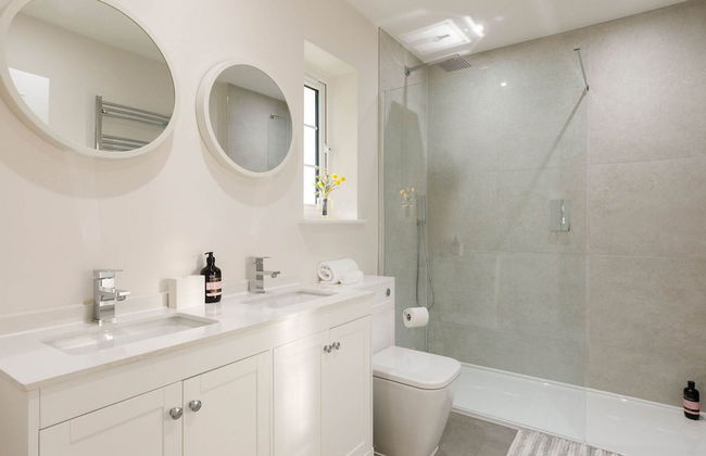 Beautiful 4-bed Close to South Downs Goodwood - Foto 22