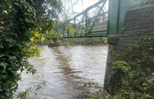 Spacious Cottage with Private Hot Tub - Foto 12