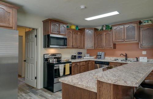 Chic Silver City Getaway with Patio and Gas Grill - Foto 10