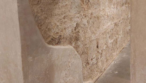 Dettaglio della parete di uno dei tunnel sotterranei di Toledo