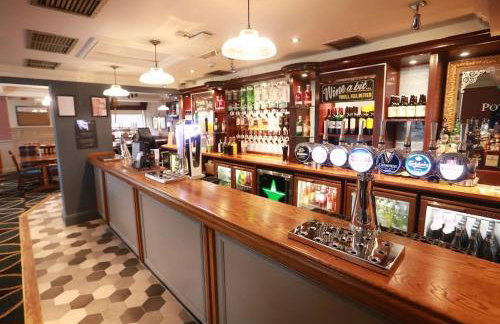 Templar House - Sleeps 6, Special Weekly Monthly Stay Rates, Central Location with FREE Parking, FREE WiFi, Perfect for ALTON TOWERS & M6 - Foto 30