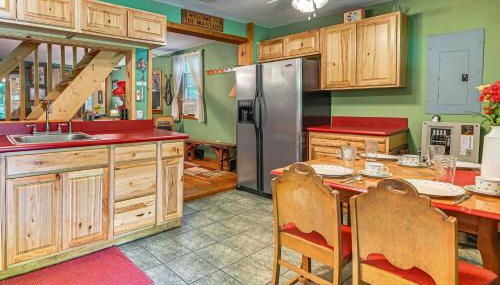 Less Than 8 Mi to Gore Mountain! Family Cottage with Porch - Foto 5