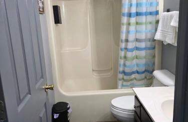 The E-Town Retreat 2BR townhouse close to Downtown - Foto 11