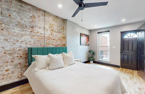 Steps to Dtwn and Rock River! Couples Retreat - Foto 4