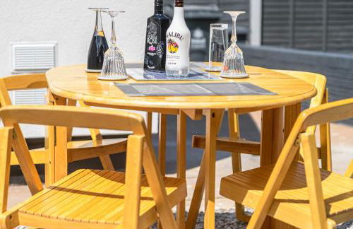 Modern and Stylish 1-Bedroom Guesthouse near M6 J10 Perfect for Business Stays & Couples Free Parking & Wi-Fi - Foto 15