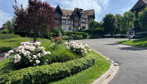 le Pullman - Photo 5, Garden, Garden view