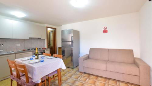 2 Bedroom Stunning Home In Pont-Saint-Martin - Foto 3