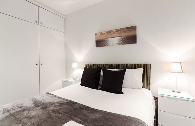 Trafalgar Square by Excel Apartments - Photo 5