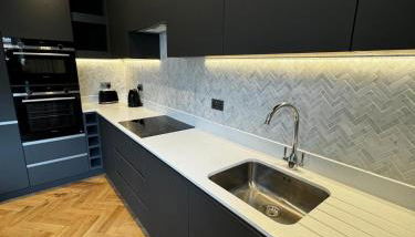 Macbeths Corner - Luxury Apartment with Private Parking - Foto 5, stove