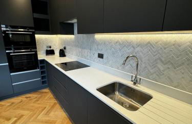 Macbeths Corner - Luxury Apartment with Private Parking - Foto 5