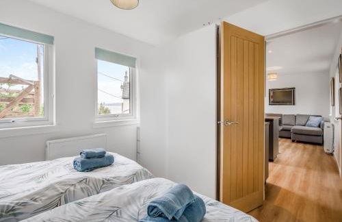 Sea Breeze Cottage - Photo 10