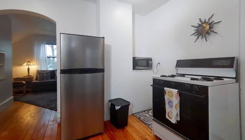 Historic w/deck, king bed & air by Lake Michigan - Foto 5