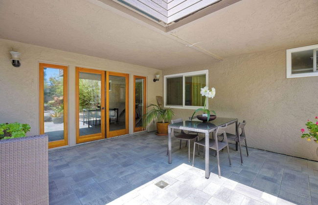 Serene Coastal Home Sleeps 8 1 Mile From Beach! - Foto 35