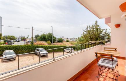 Comfy 3 BDR Flat With Pool & Balcony by LovelyStay - Photo 12