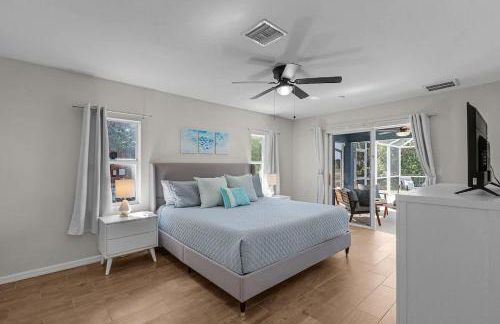 Sunny 4BR with Screened in Pool and Lanai - Foto 30