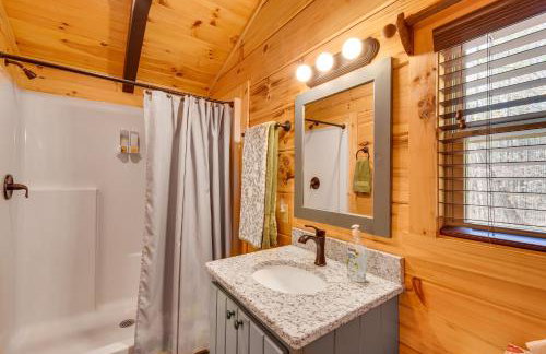 Waterfront Seneca Cabin about 4 Mi to Boat Launch! - Foto 18