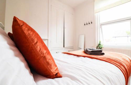 Spacious 4-Bed Home, Perfect Stay with Free WiFi - Foto 69