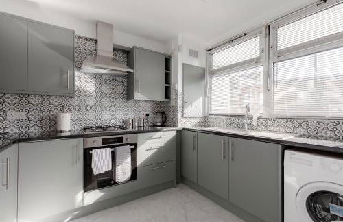 3BR Off A13 , Sleeps 6, 2mins to Langdon DLR,Free Parking - Photo 34