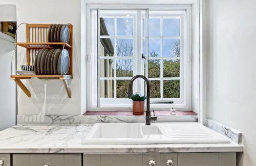 Bossington Green Cottage - Photo 11