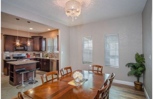 Large 3br/2ba Family Home W/patio Near Downtown! - Foto 14