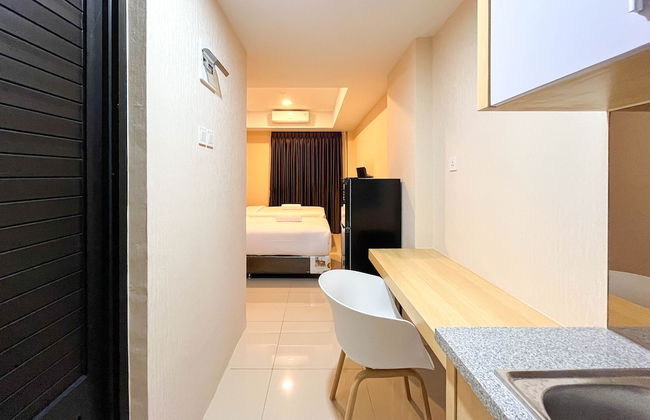 Comfy Studio Room At De Prima Apartment Medan Apartment - Photo 8