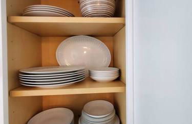 Cheerful Cozy Cottage 2 bedroom 1bath - Photo 23