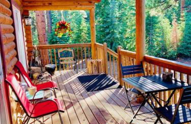 Adventure Awaits 3King Bed,2Bath Log Cabin in heart of Duck Creek Village! - Foto 28