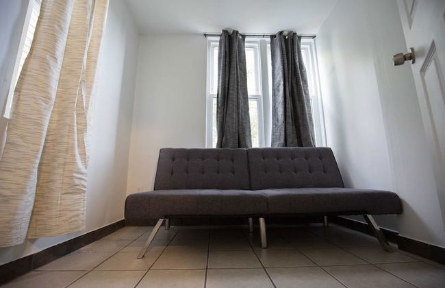 Simple in Palmer Square - Walk to Park and Train - Foto 10