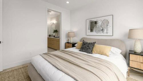 Modern 5-bedroom House FREE parking - Foto 2