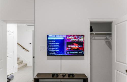 Luxury Oasis - Glam Decor, Putting Green, Arcade Fun & EV Station - Foto 50