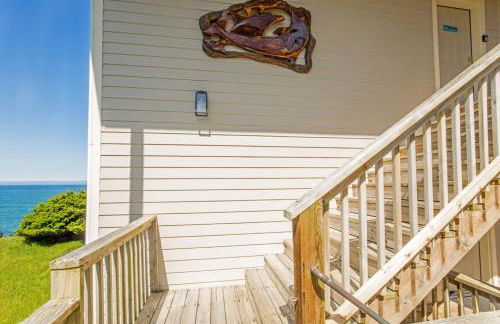 Exquisite Oceanview! by OceanviewHotTubs Oceanfront! Shelter Cove, CA Tesla EV station - Foto 9