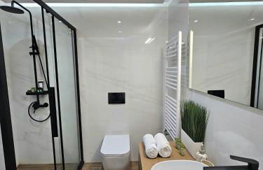 Modern Garden View Apt in Voula, Athens - Luxe - Foto 2