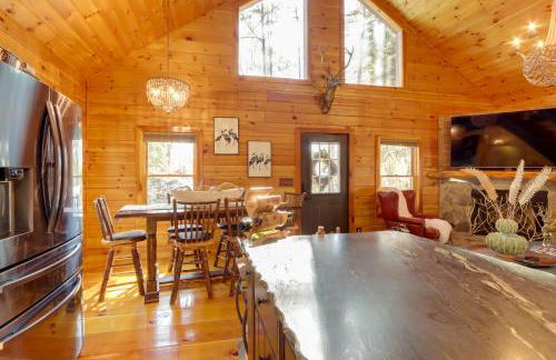 Hot Tub and Fire Pit Fall Family Retreat in Murphy! - Foto 12