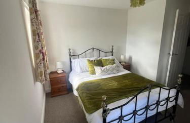 Staycation 3-bedroom home with panoramic views free off road parking - Foto 18