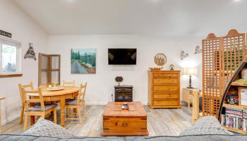 Cozy Cottage with Park Pass, 1 Mi to Jenkinson Lake! - Foto 5