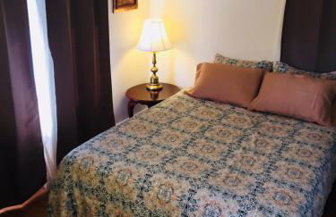 Ruth House Original Craftsman PETS, walk to State st. - Photo 27