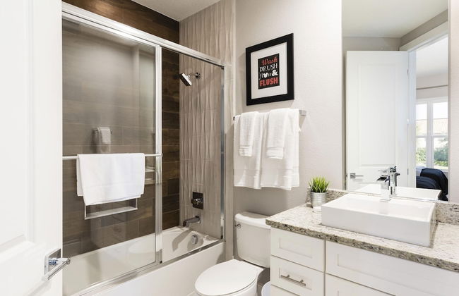 5 BR 6 BA Villa 5min Disneyworld 2169ft BBQ - Foto 12