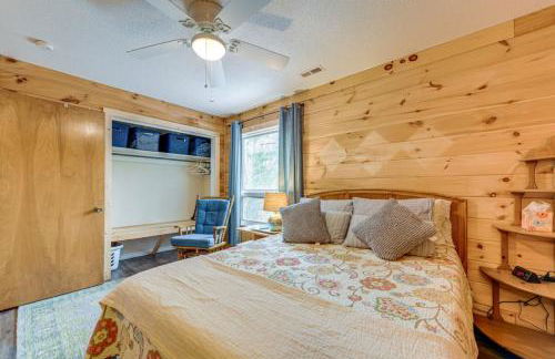 Mountain Getaway with Views and Fire Pit - Foto 17