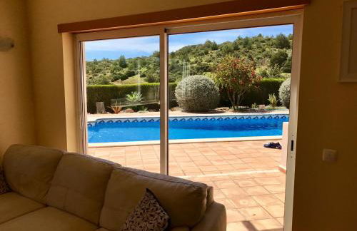 Lovely Burgau villa just 3 mins walk from beach - Foto 15