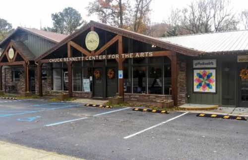 Sunrise, Mountain & Farm View - Heated Tub or Pool - Foto 30