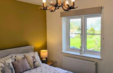 Coastal Whisper Sleeps 10 with Parking - Foto 12